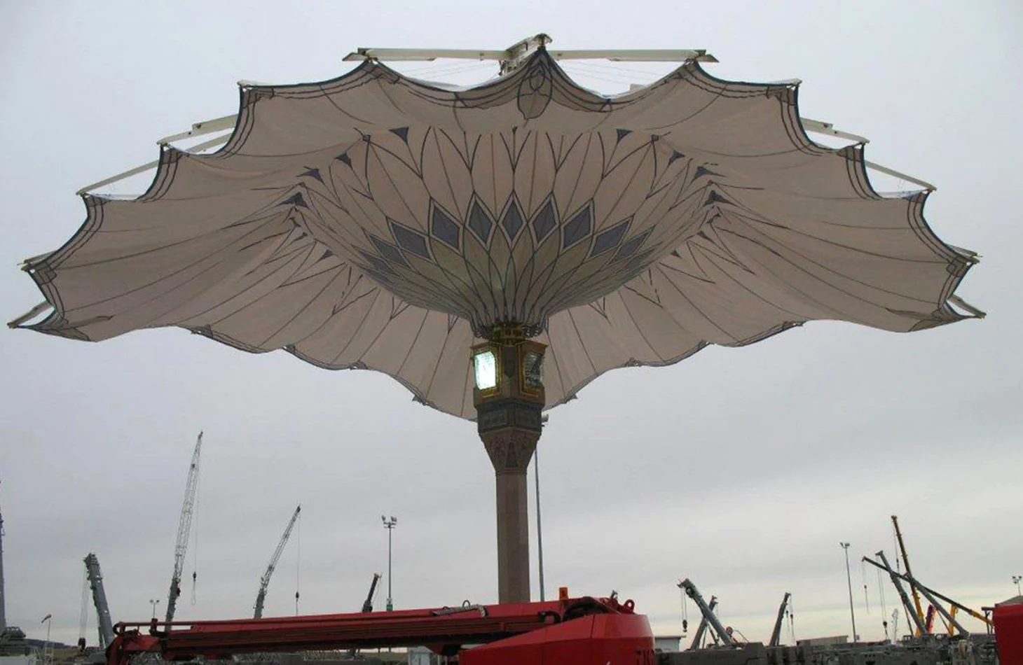 medina-umbrellas-saudi-arabia-mosaic-umbrellas-for-pilgrims